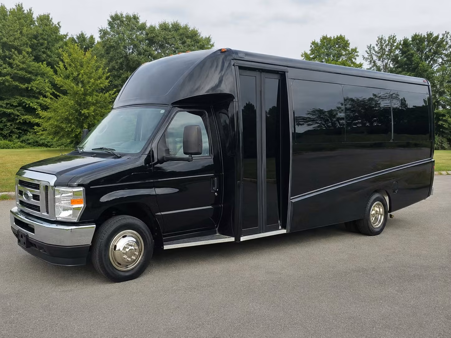 15 passenger minibus