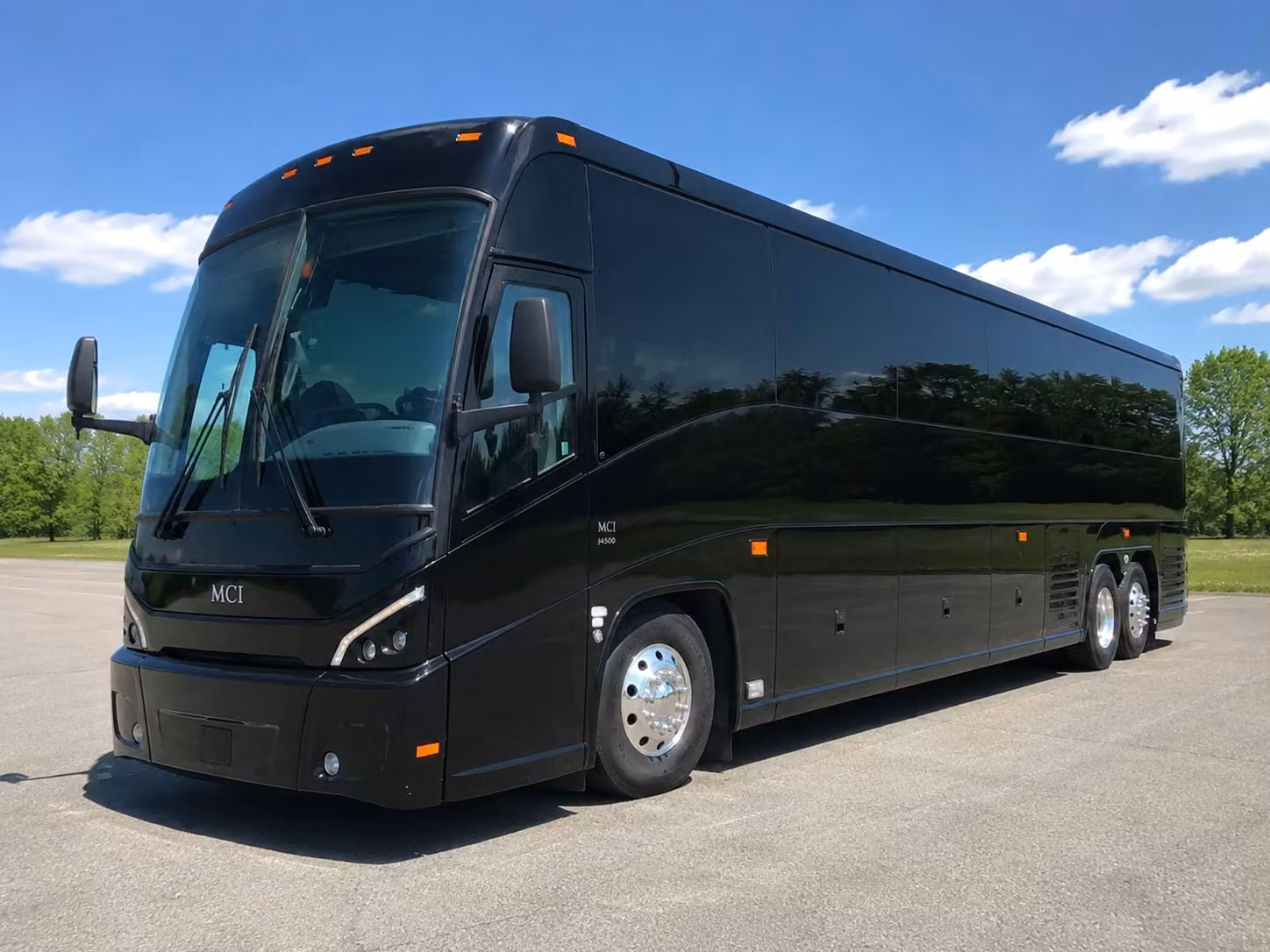 corporate shuttle bus service for toledo employee commutes and daily transfers
