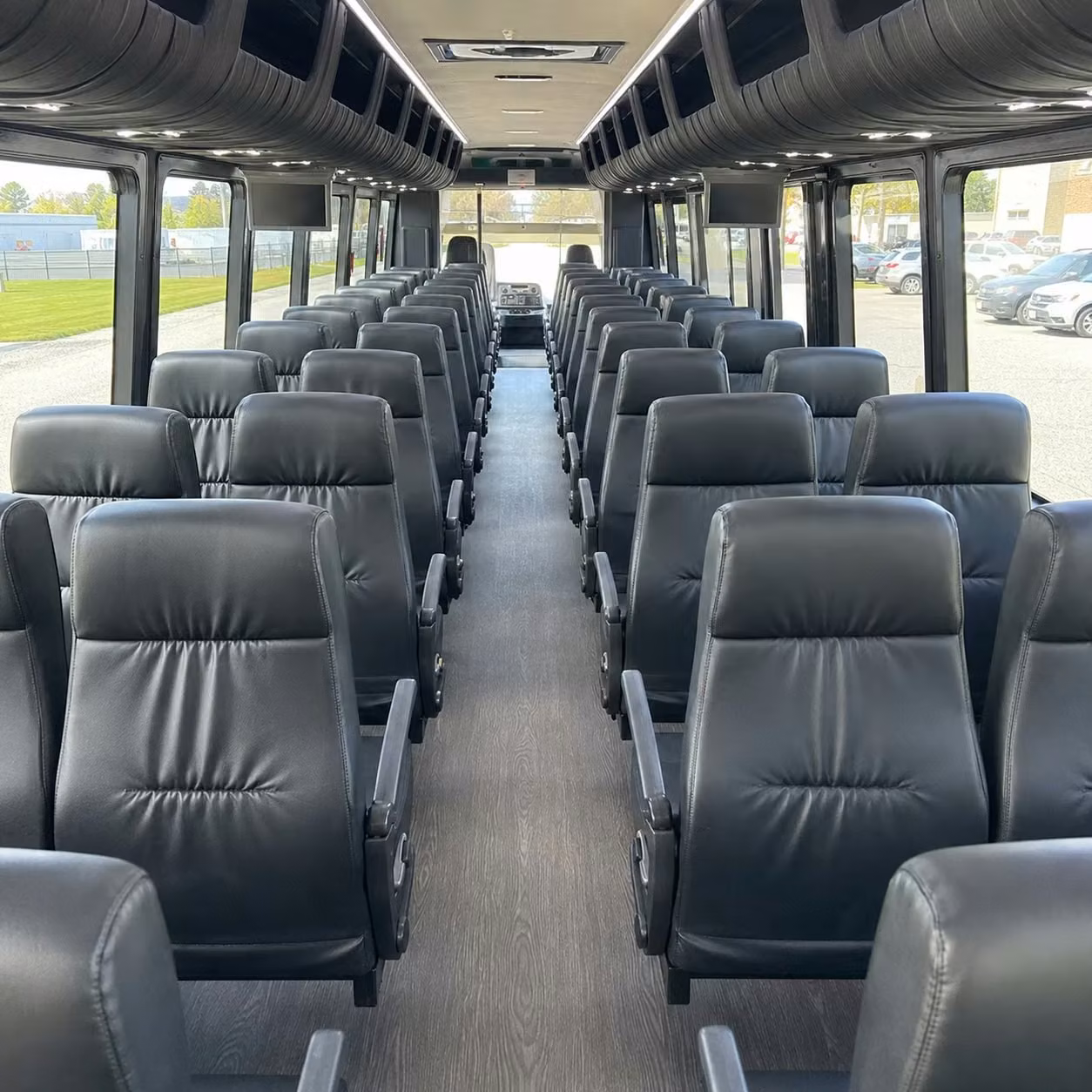 minibus and charter bus rentals for toledo museum of art school trips