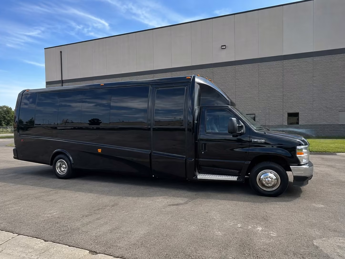 minibus rentals for toledo prom groups who want comfort without the party bus price tag